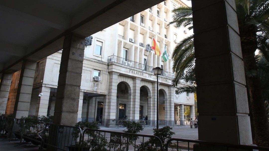 La Fiscalía pide doce años por violar a su hija, menor y con déficit madurativo