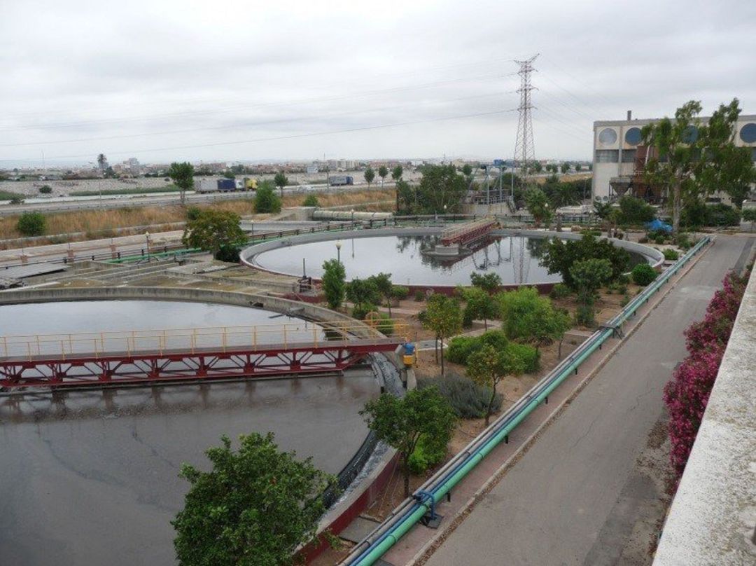 Los vecinos consideran una burla que el TSJ declare inaplicable el cierre de la depuradora de Pinedo Los vecinos consideran una burla que el TSJ declare inaplicable el cierre de la depuradora de Pinedo