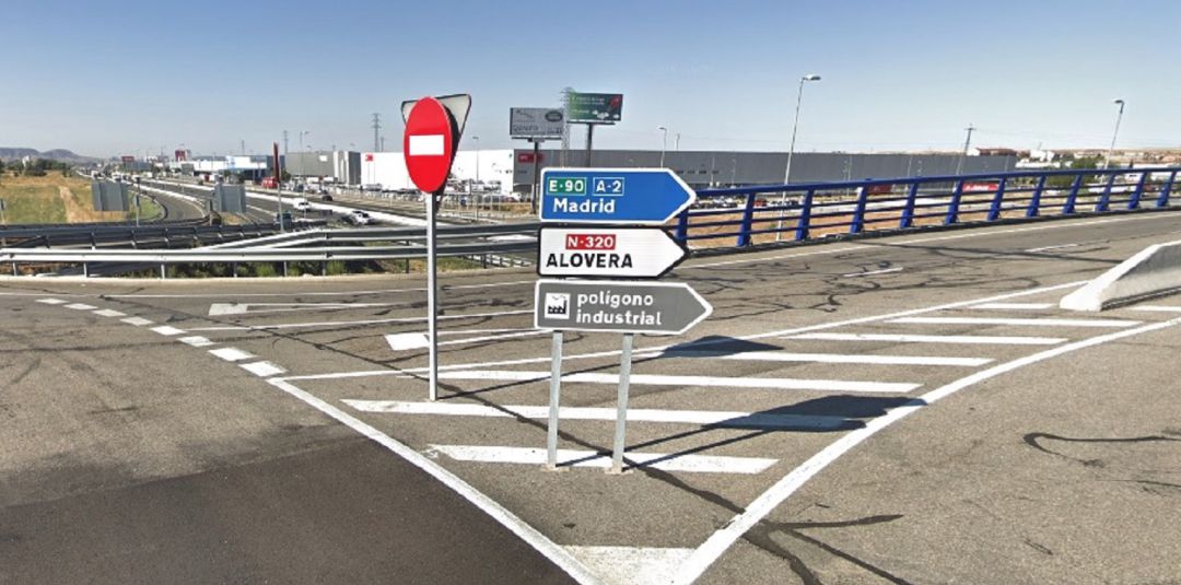 Entrada a Alovera (Guadalajara) Entrada a Alovera (Guadalajara)