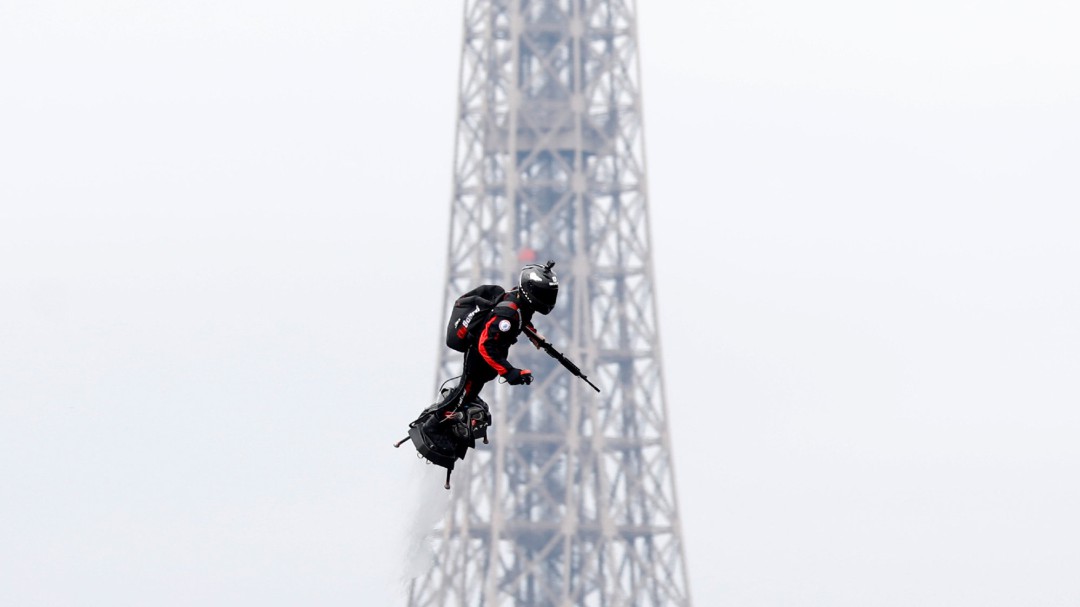 Hombres voladores en el ejército, la última innovación en Francia