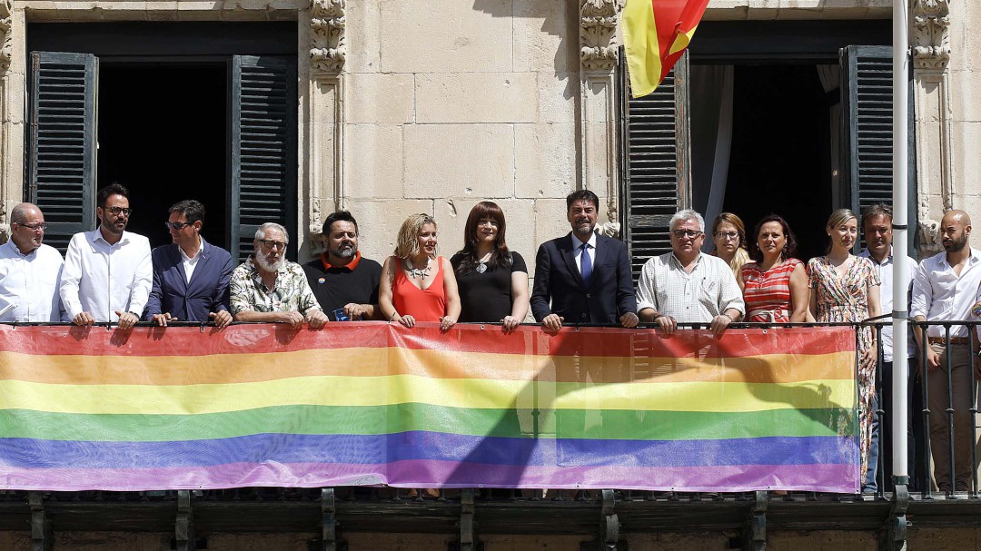 Unides Podem y Compromís acusan a PP y C's de convertir en partidista un acto al que no ha acudido el PSOE