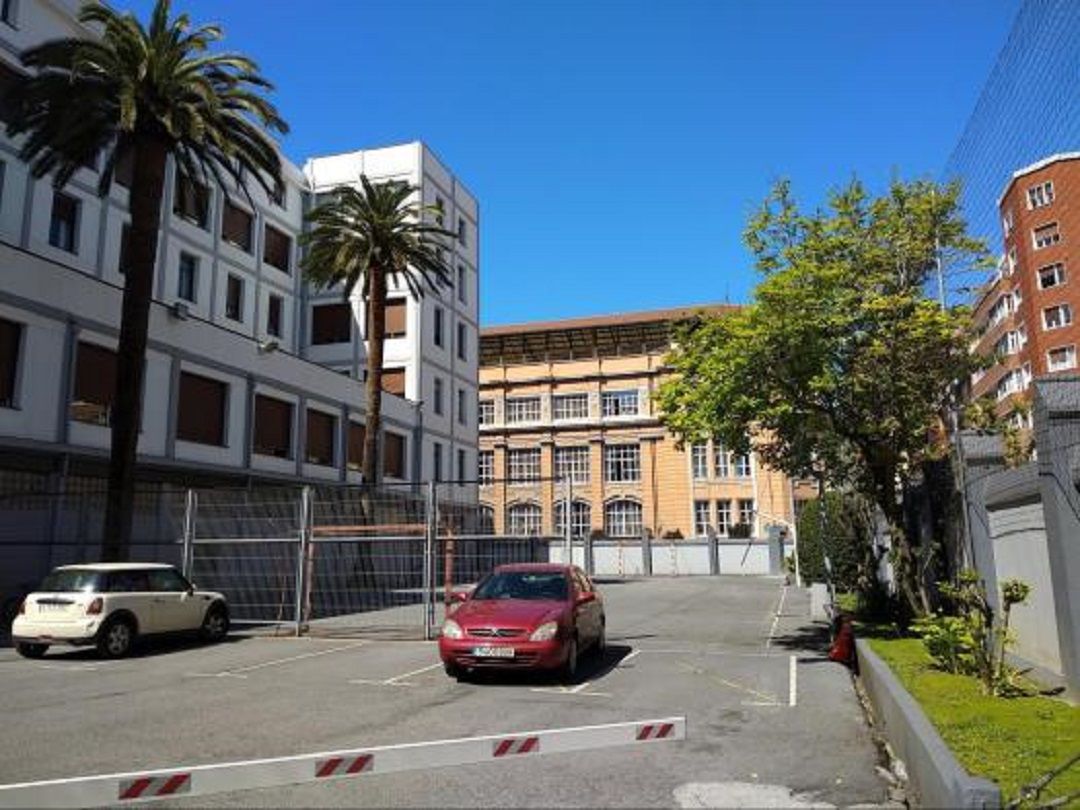 Reunión para aclarar "malentendidos" sobre el proyecto del edificio del obispado y Mutualia que enfrenta a los vecinos de Abando Reunión para aclarar "malentendidos" sobre el proyecto del edificio del obispado y Mutualia que enfrenta a los vecinos de Abando