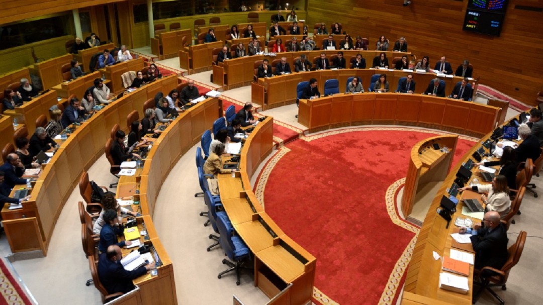 La oposición pide explicaciones a Feijoo por el nombramiento de Corina Porro