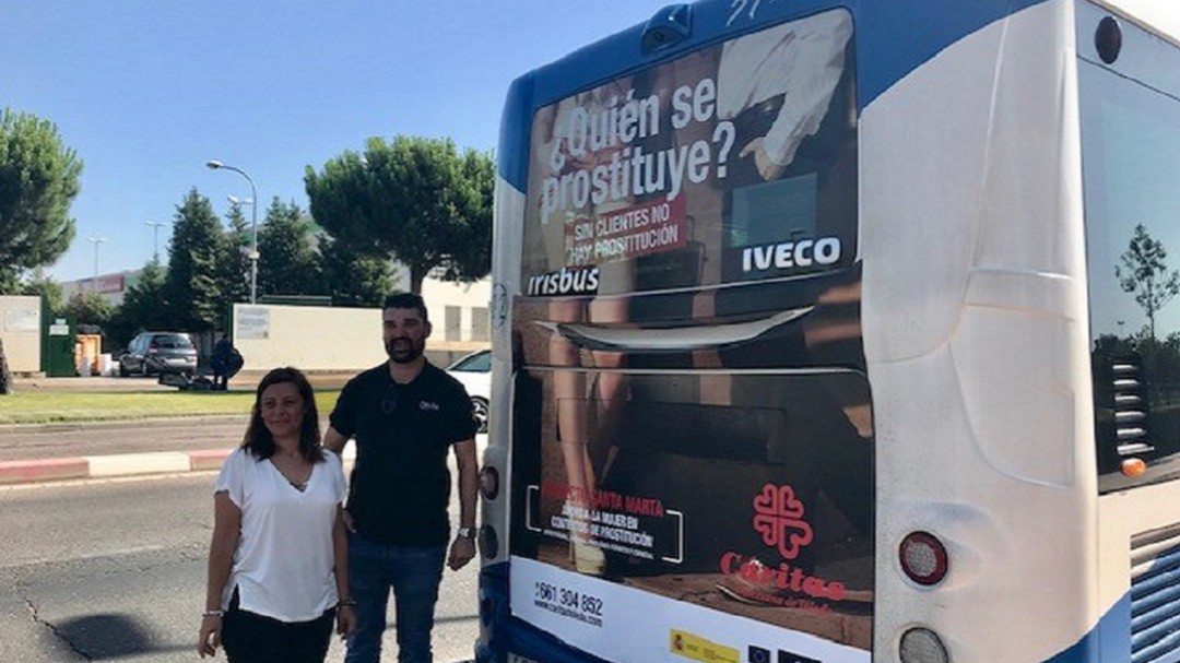 La campaña del Proyecto Santa Marta llega a los autobuses de Talavera
