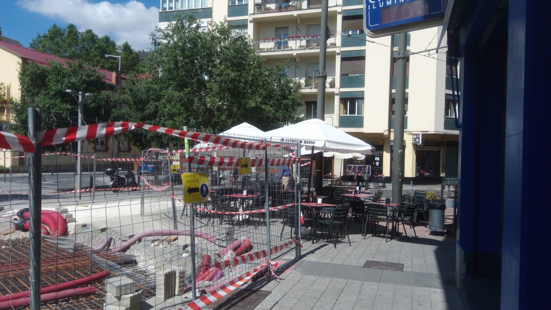 Quejas de vecinos y hosteleros por las obras del tranvía en Pío XII