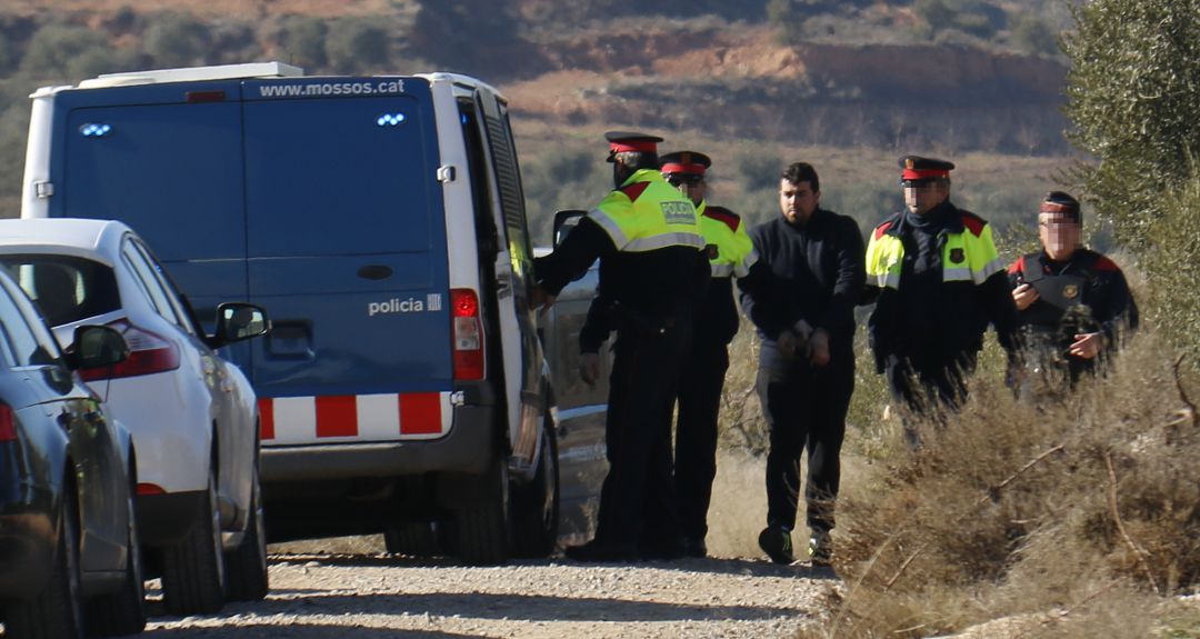 Imagen de archivo del hombre que mató a los dos agentes, tras la reconstrucción de los hechos ante la policía Imagen de archivo del hombre que mató a los dos agentes, tras la reconstrucción de los hechos ante la policía