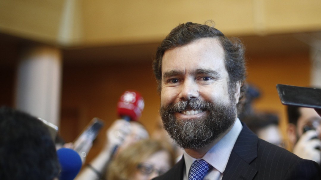 Vox apuesta por congelar los sueldos a los diputados hasta que haya gobierno