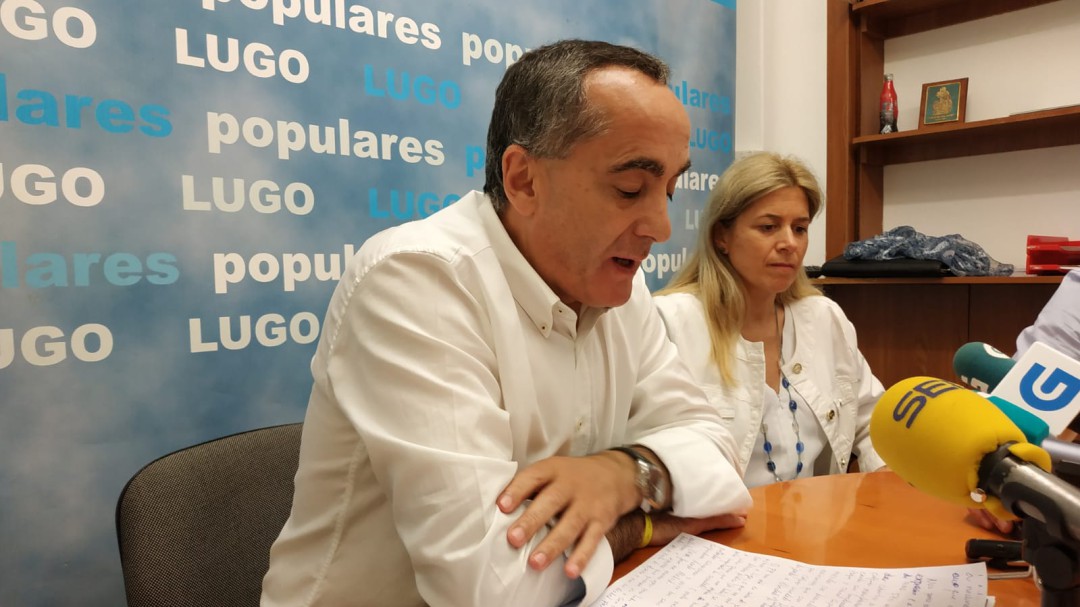 Carballo del PP califica de "provocación" que se haya contratado a Def Con Dos para San Froilán