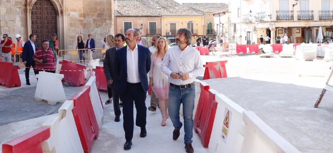Se renovará el pavimento y se eliminarán las barreras arquitectónicas Se renovará el pavimento y se eliminarán las barreras arquitectónicas