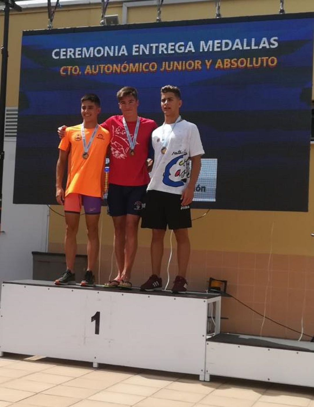 Víctor Moreira fue oro en 100 espalda Víctor Moreira fue oro en 100 espalda