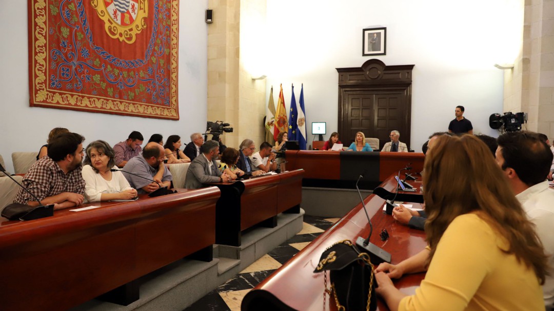 El Ayuntamiento de Jerez finalmente aprueba la subida salarial del 8% para gobierno y oposición