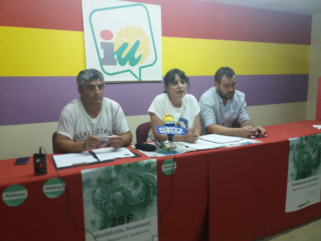 Momento de la intervención de Juana Cazorla Momento de la intervención de Juana Cazorla