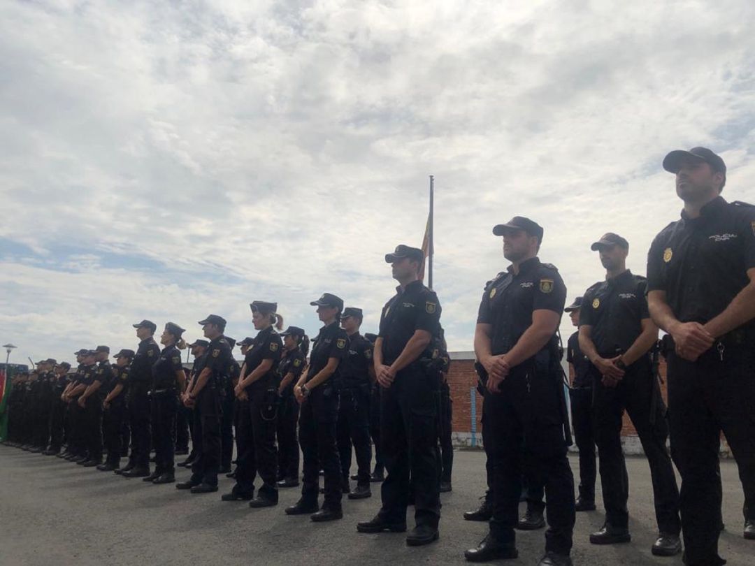 Nuevos agentes que se incorporan al cuerpo de Policía Nacional Nuevos agentes que se incorporan al cuerpo de Policía Nacional