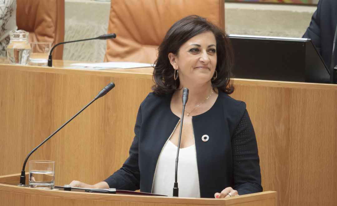 La candidata socialista a la presidencia de La Rioja, Concha Andreu, en el Parlamento de La Rioja, durante la primera sesión del pleno de investidura para la elección de la presidenta del Gobierno regional. La candidata socialista a la presidencia de La Rioja, Concha Andreu, en el Parlamento de La Rioja, durante la primera sesión del pleno de investidura para la elección de la presidenta del Gobierno regional.