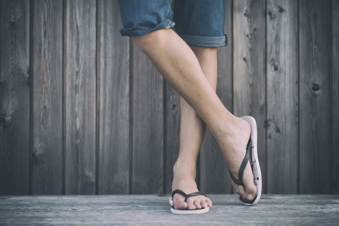 El exceso de calor y la humedad, principales causas de la aparición de hongos en los pies en verano El exceso de calor y la humedad, principales causas de la aparición de hongos en los pies en verano