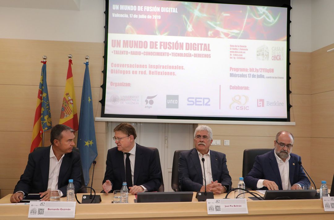 Foro Un Mundo de Fusión Digital Foro Un Mundo de Fusión Digital