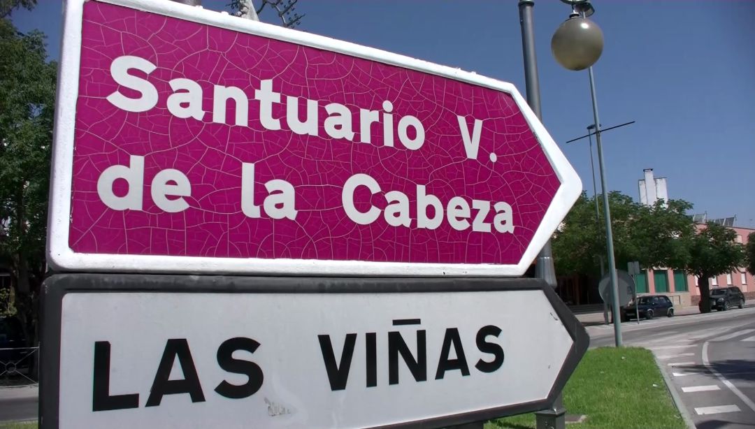 La Junta invertirá 18.000 euros para el mantenimiento de la carretera que lleva al Santuario de la Virgen de la Cabeza La Junta invertirá 18.000 euros para el mantenimiento de la carretera que lleva al Santuario de la Virgen de la Cabeza