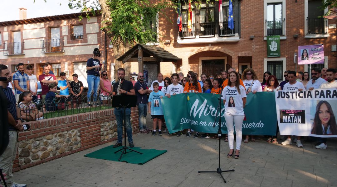 Concentración recuerdo a Miriam Vallejo Concentración recuerdo a Miriam Vallejo