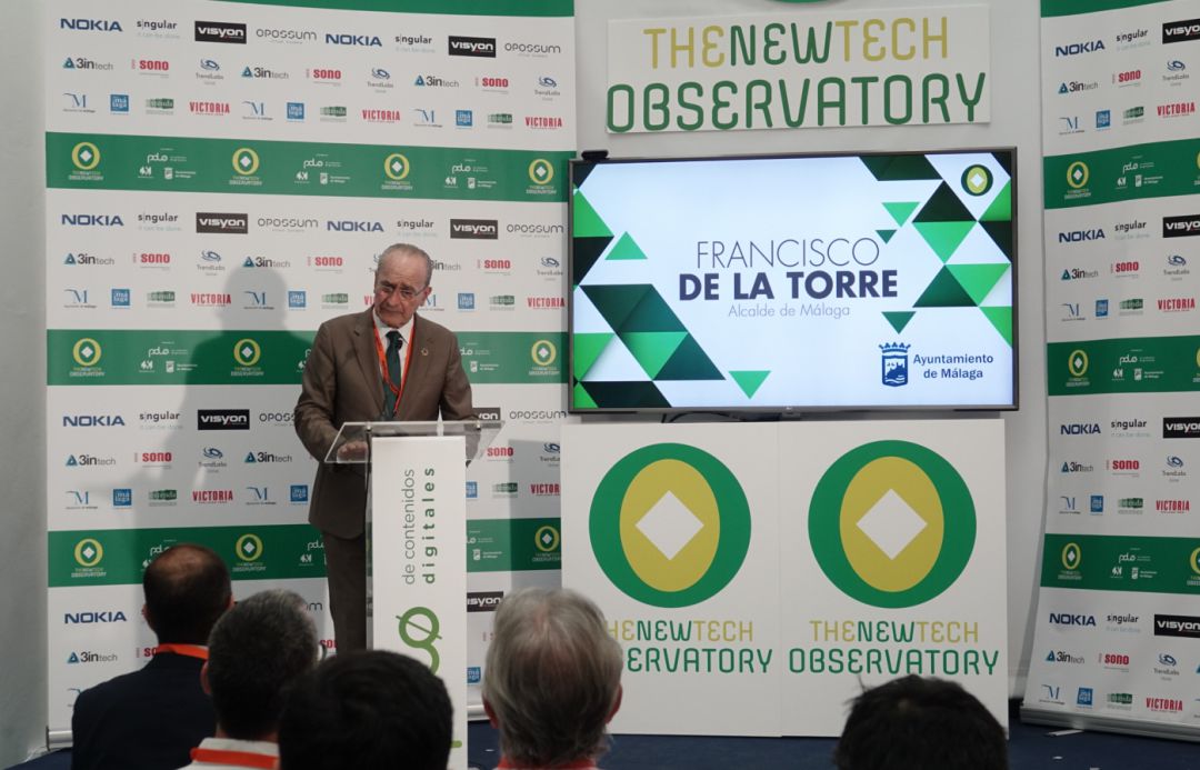 El alcalde, Francisco de la Torre, durante la inauguración de la tercera edición del Observatorio de las Nuevas Tecnologías. El alcalde, Francisco de la Torre, durante la inauguración de la tercera edición del Observatorio de las Nuevas Tecnologías.
