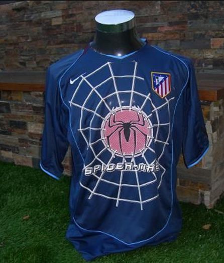 Las camisetas de fútbol más polémicas: ¿cuáles te gustan... y cuál te parece la peor? Las camisetas de fútbol más polémicas: ¿cuáles te gustan... y cuál te parece la peor?