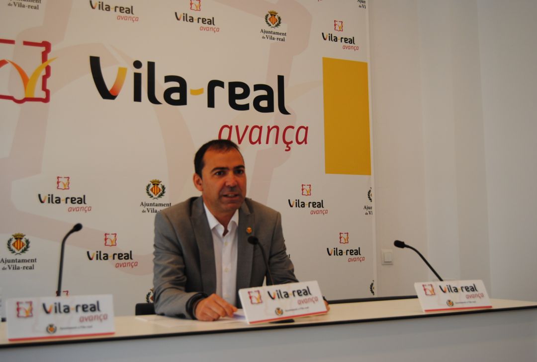 El concejal de Economía de Vila-real, Xus Madrigal, en rueda de prensa El concejal de Economía de Vila-real, Xus Madrigal, en rueda de prensa