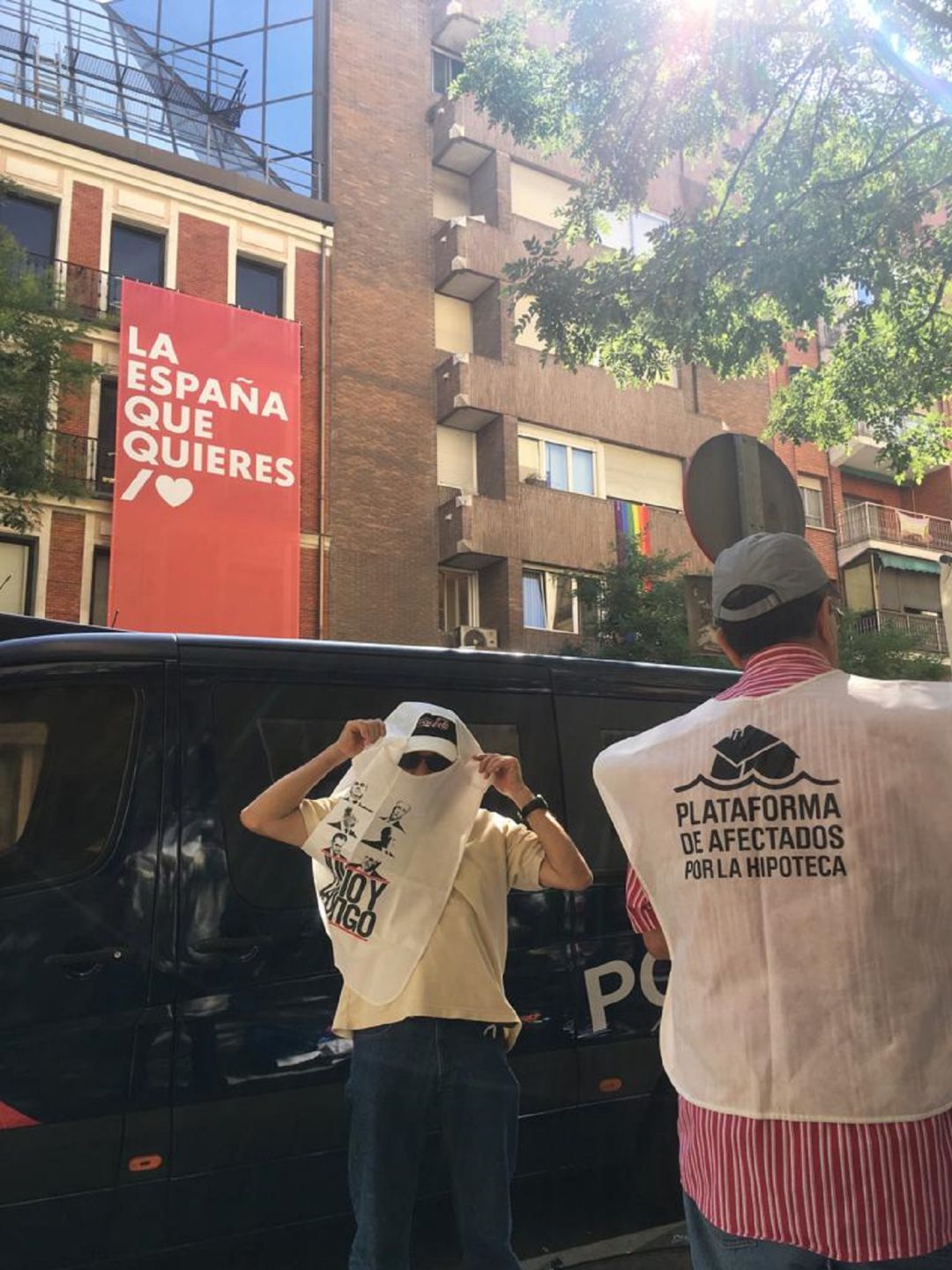 Afectados por los desahucios reclaman en Ferraz medidas que garanticen el derecho a la vivienda Afectados por los desahucios reclaman en Ferraz medidas que garanticen el derecho a la vivienda