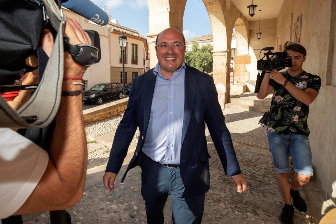 GRAF4913. LORCA,El expresidente de la Comunidad de Murcia Pedro Antonio Sánchez, a su llegada a los juzgados de Lorca donde ha acudido este martes para recoger la querella del caso Guarderías y el documento informativo de la apertura del juicio oral del caso Auditorio. El ministerio fiscal pide para Sánchez cuatro años de prisión y una multa de seis millones de euros por presunta prevaricación, fraude de subvenciones y fraude en concurso. EFE Macial Guillén GRAF4913. LORCA,El expresidente de la Comunidad de Murcia Pedro Antonio Sánchez, a su llegada a los juzgados de Lorca donde ha acudido este martes para recoger la querella del caso Guarderías y el documento informativo de la apertura del juicio oral del caso Auditorio. El ministerio fiscal pide para Sánchez cuatro años de prisión y una multa de seis millones de euros por presunta prevaricación, fraude de subvenciones y fraude en concurso. EFE Macial Guillén