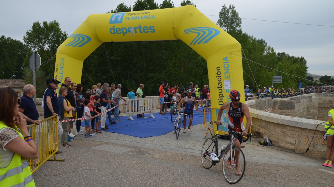 Torquemada acoge la tercera prueba del VIII Circuito de Triatlón Diputación de Palencia