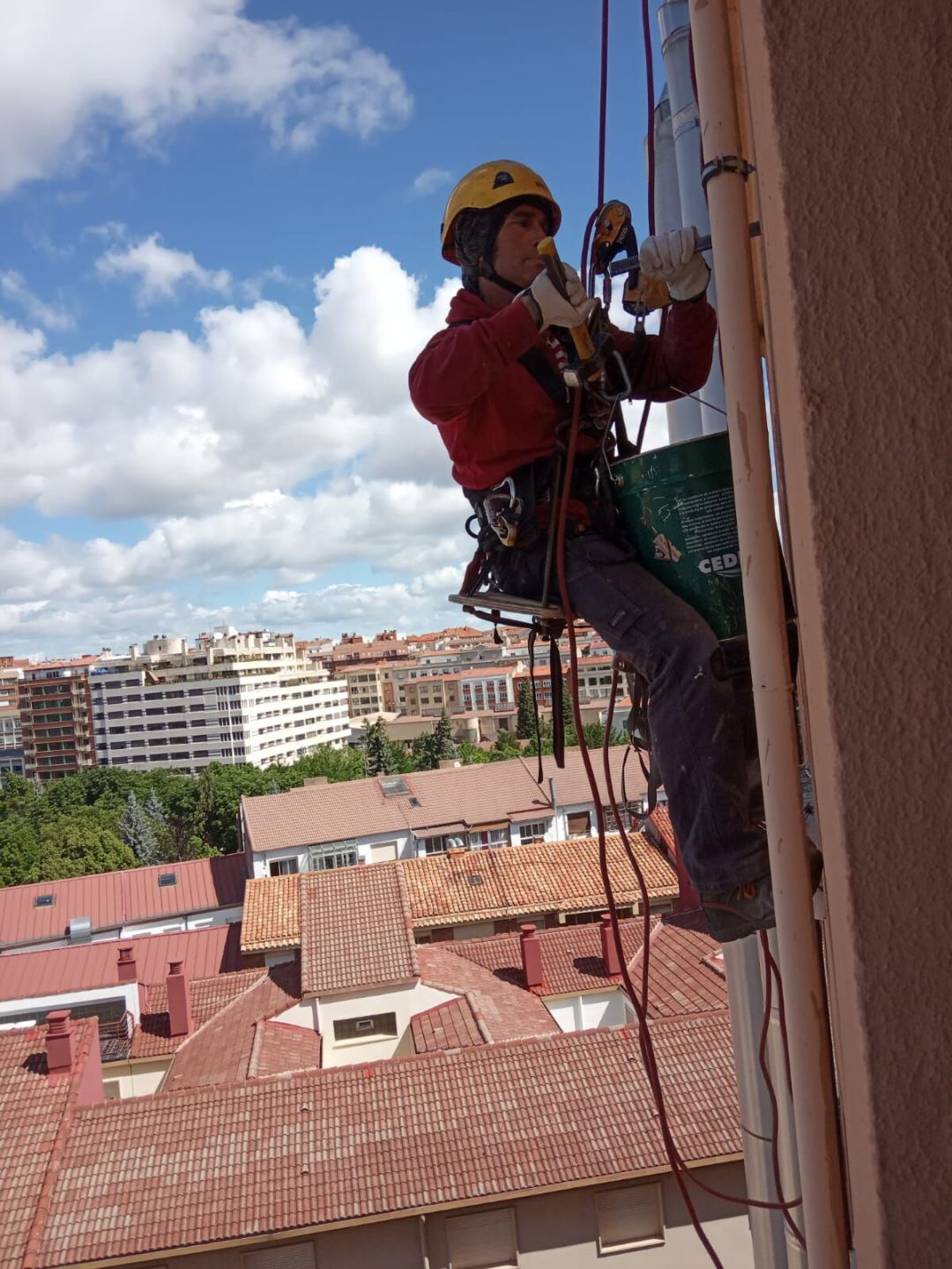 El Hotel Alfonso VIII se conecta a la Red de Calor de Soria en el marco de su estrategia de eficiencia energética El Hotel Alfonso VIII se conecta a la Red de Calor de Soria en el marco de su estrategia de eficiencia energética