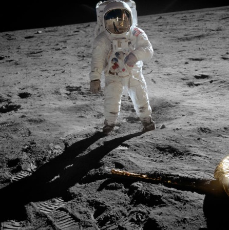 Fotografía de Buzz Aldrin por Neil Armstrong. Fotografía de Buzz Aldrin por Neil Armstrong.