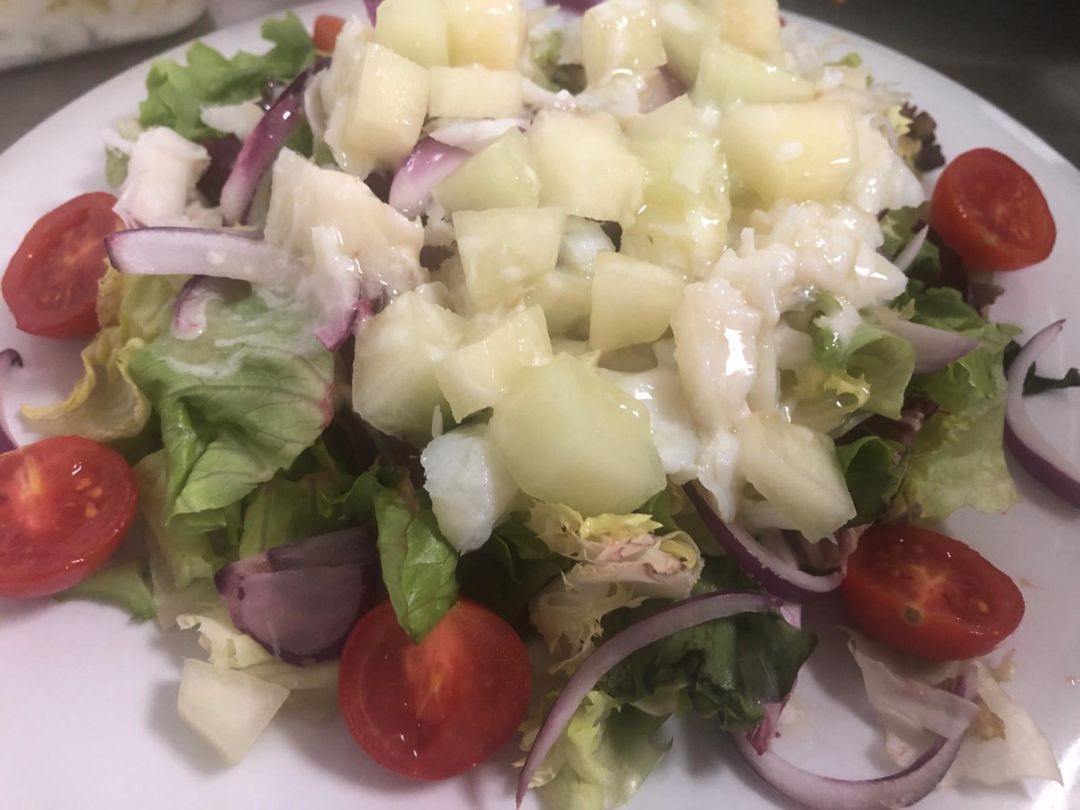 Ensalada de bacalao, melón y vinagreta de coco Ensalada de bacalao, melón y vinagreta de coco