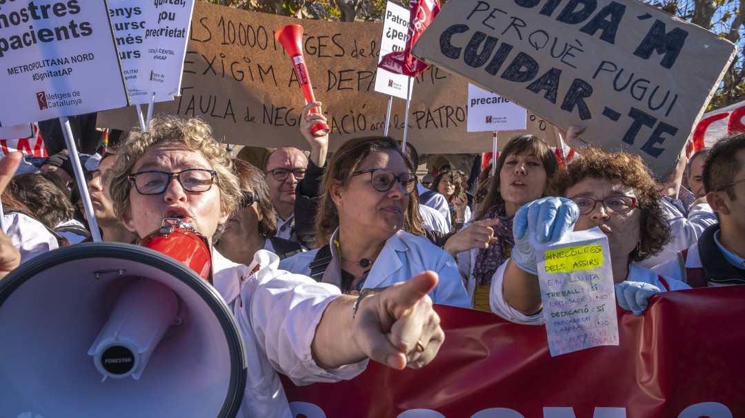 Metges de Catalunya reclama a l'ICS que es disminueixi la càrrega de treball als metges dels CAP