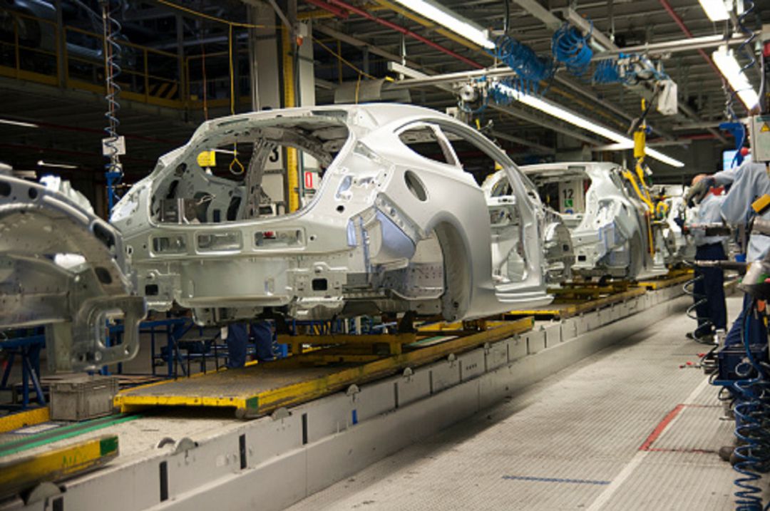 Cadena de trabajo en la planta automovilística de Opel en Figueruelas. Cadena de trabajo en la planta automovilística de Opel en Figueruelas.