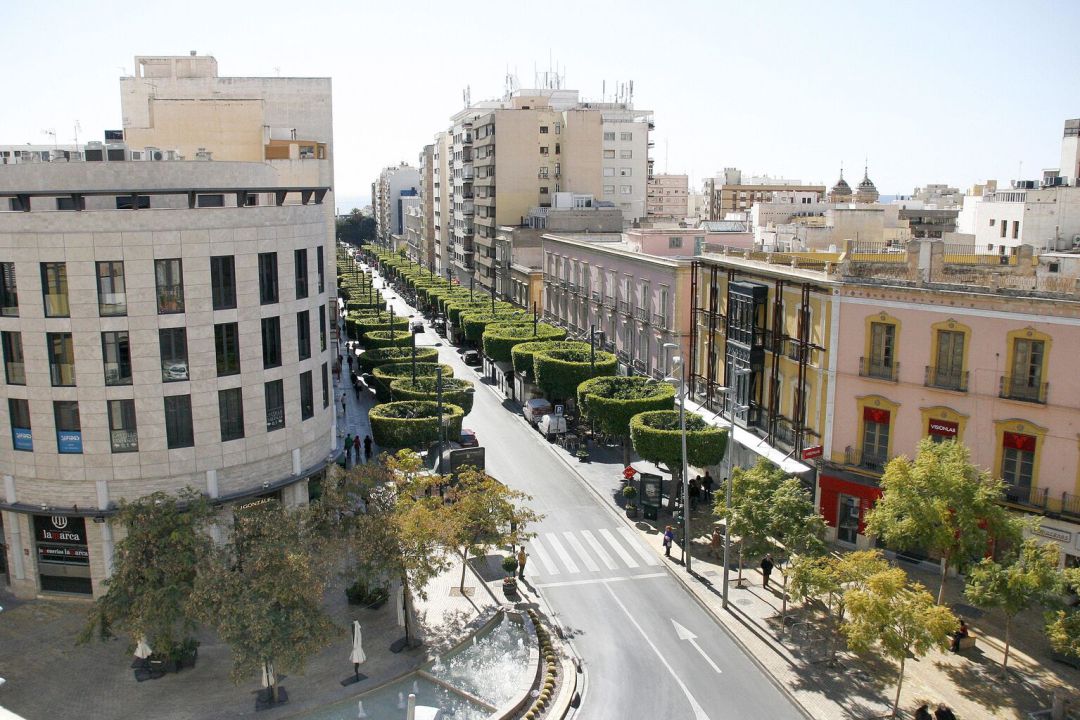 En busca del cosenso para peatonalizar el centro de Almería. En busca del cosenso para peatonalizar el centro de Almería.