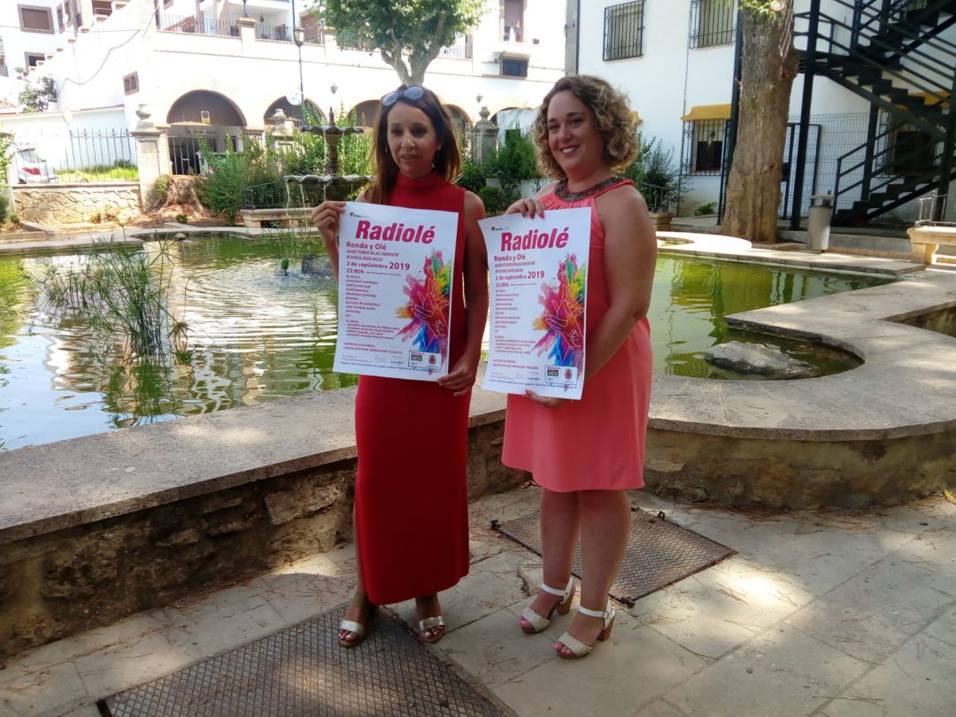 La edil de Fiestas, Concha Muñoz, junto a la directora de Radio Coca SER Ronda, Ariadna Mateos, han presentado el evento La edil de Fiestas, Concha Muñoz, junto a la directora de Radio Coca SER Ronda, Ariadna Mateos, han presentado el evento
