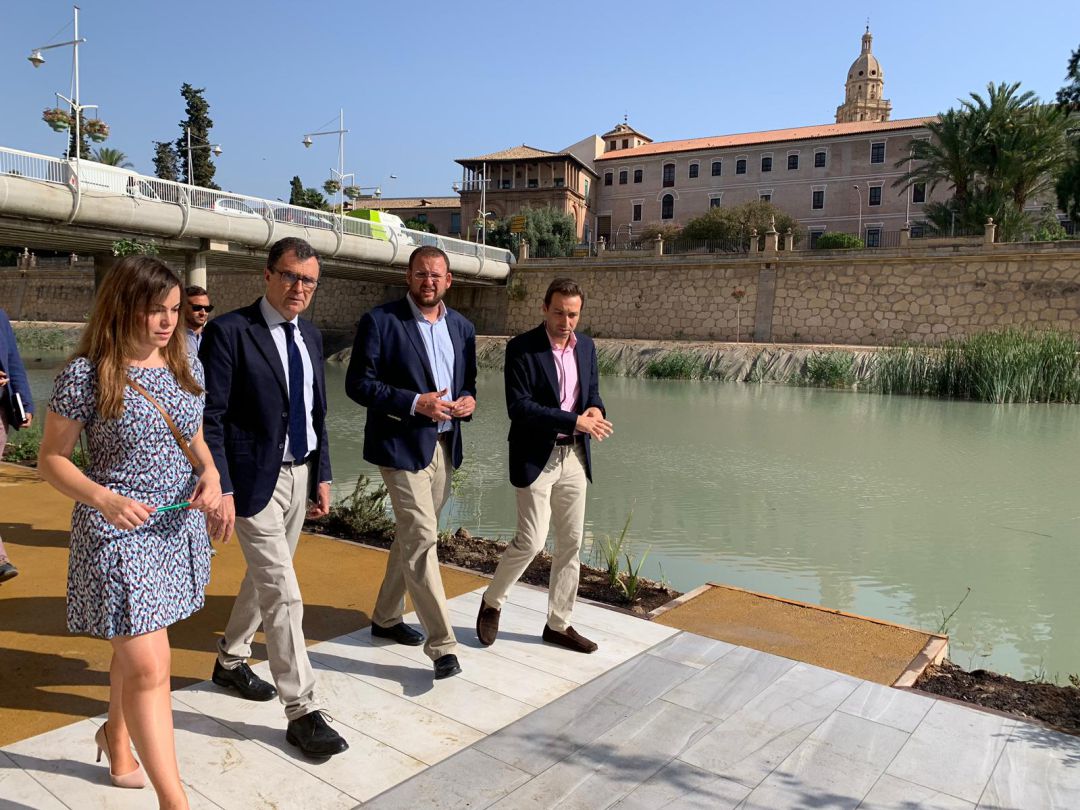 El alcalde de Murcia, José Ballesta, durante la apertura de la margen derecha de Murcía Río El alcalde de Murcia, José Ballesta, durante la apertura de la margen derecha de Murcía Río