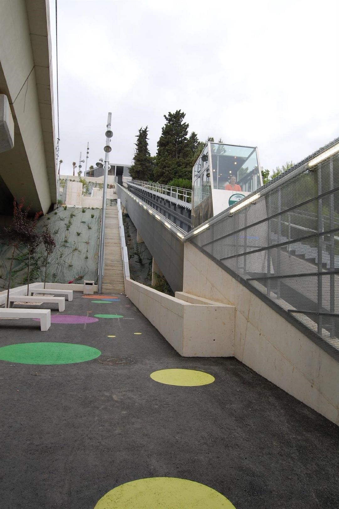 Averiado otra vez el ascensor inclinado del metro de San Juan Bajo y se trabaja en su reparación Averiado otra vez el ascensor inclinado del metro de San Juan Bajo y se trabaja en su reparación