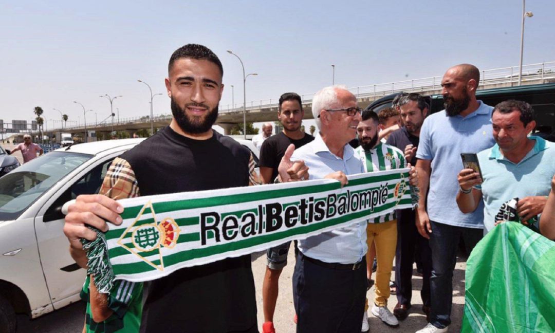 fichaje verano: Fekir firma por el Betis cuatro temporadas fichaje verano: Fekir firma por el Betis cuatro temporadas
