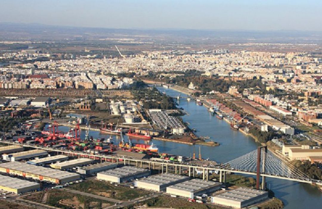 El Puerto de Sevilla gana calado al río mejorando su calidad ambiental El Puerto de Sevilla gana calado al río mejorando su calidad ambiental