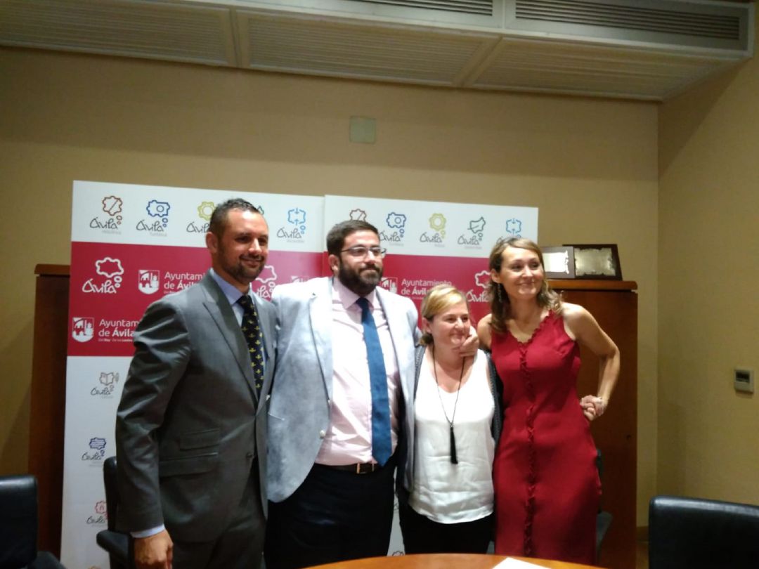 De izqda. a dcha., José Ramón Budiño, Jesús Manuel Sánchez Cabrera, Rocío del Monte y Ángela García De izqda. a dcha., José Ramón Budiño, Jesús Manuel Sánchez Cabrera, Rocío del Monte y Ángela García