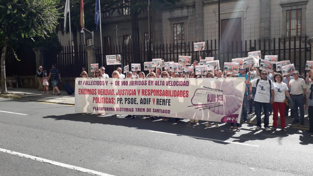 Las víctimas del Alvia vuelven a las calles
