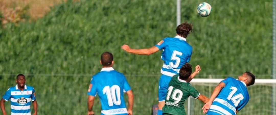 Un momento del partido Un momento del partido