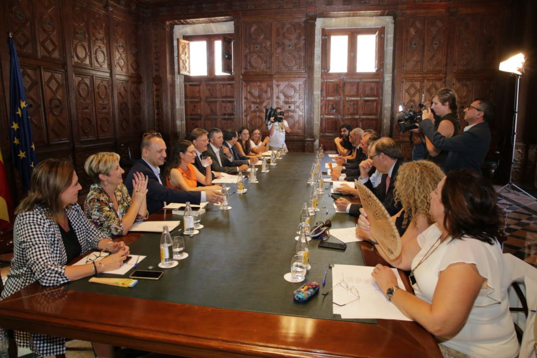 La Mesa de Diálogo Social se reúne para "aunar esfuerzos" para la creación de empleo La Mesa de Diálogo Social se reúne para "aunar esfuerzos" para la creación de empleo