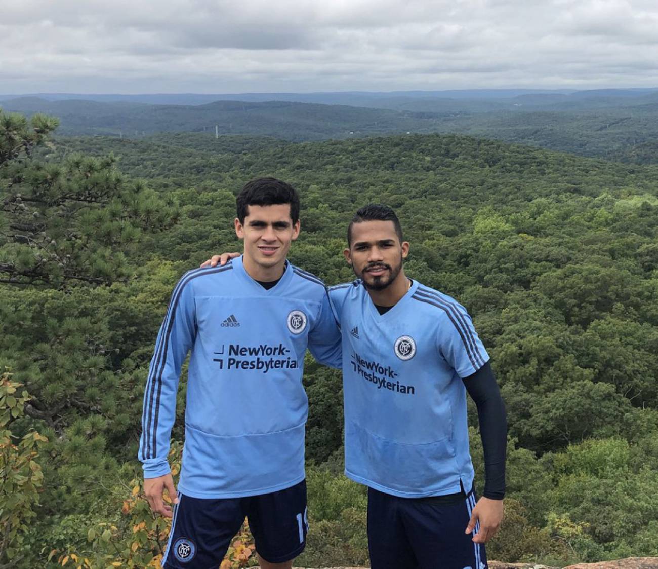 El Medio Venezolano Yangel Herrera Quinto Refuerzo Para El Equipo Radio Granada Cadena Ser