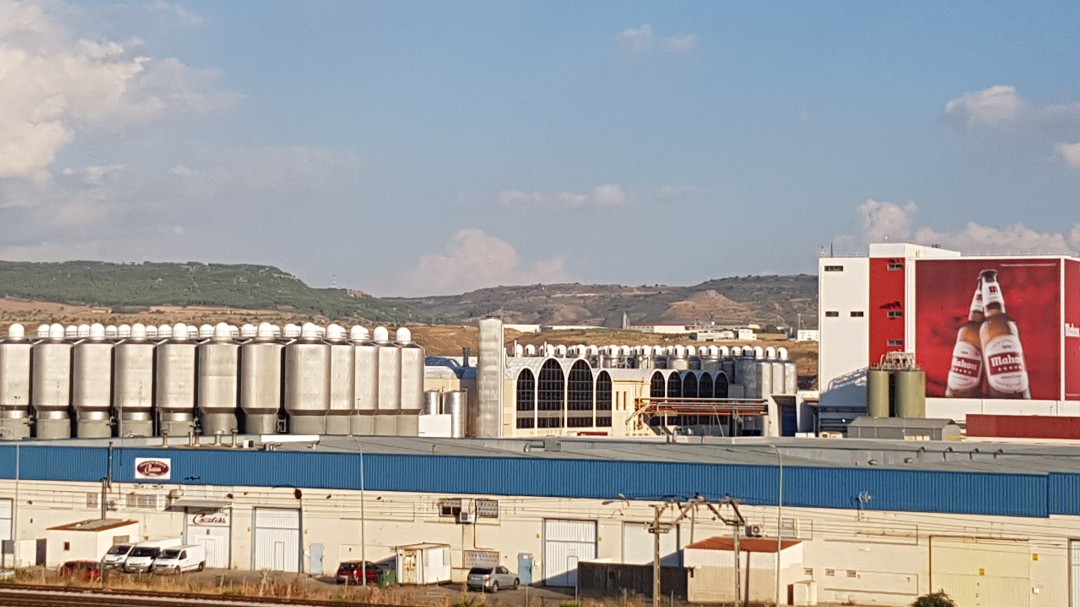 Más de 3 millones de litros de cerveza salen cada día de Alovera (Guadalajara)