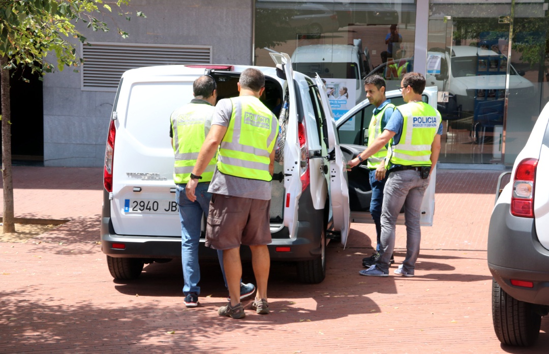Imagen de los agentes de la policía científica de los Mossos que trabajaron en la investigación del crimen Imagen de los agentes de la policía científica de los Mossos que trabajaron en la investigación del crimen
