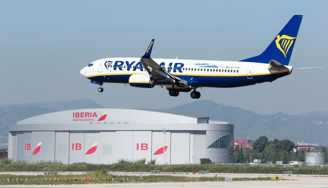 Imagen del hangar de mantenimiento que Iberia tiene en el aeropuerto de El Prat de Barcelona Imagen del hangar de mantenimiento que Iberia tiene en el aeropuerto de El Prat de Barcelona