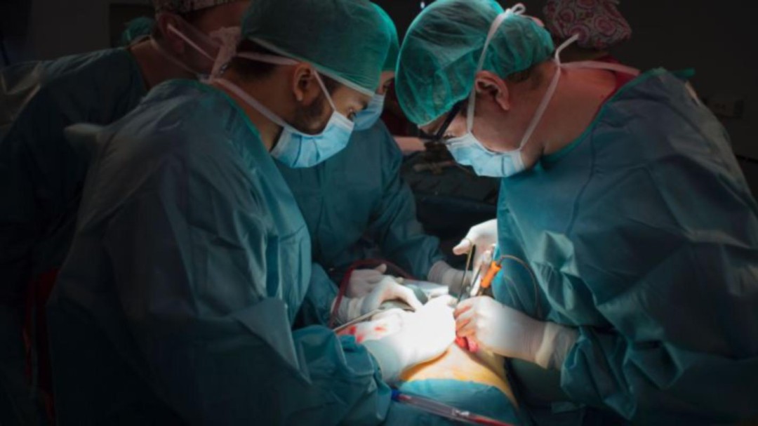 30 años con una gasa olvidada en el abdomen