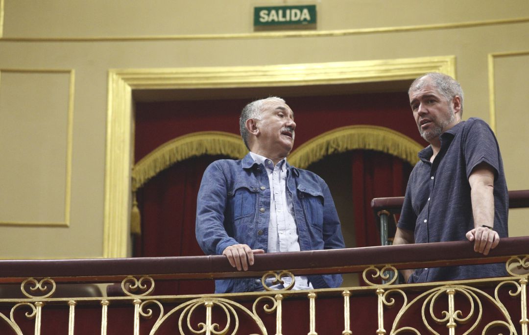 Los líderes sindicales Pepe Álvarez y Unai Sordo, durante el debate de investidura fallida de Pedro Sánchez en el Congreso. Los líderes sindicales Pepe Álvarez y Unai Sordo, durante el debate de investidura fallida de Pedro Sánchez en el Congreso.