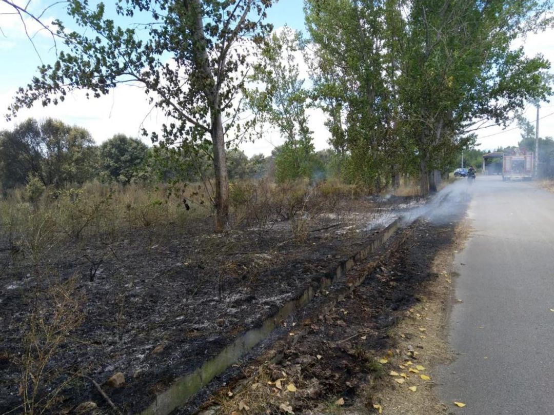 El incendio se aproximó a las viviendas El incendio se aproximó a las viviendas